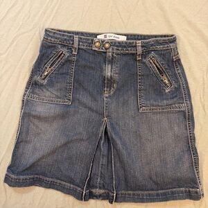 GAP Women's Y2K Pleated Front Demin Skirt